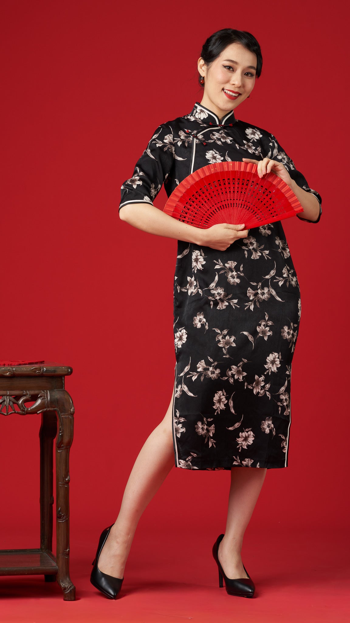 Classic Black & White Floral Cheong Sam