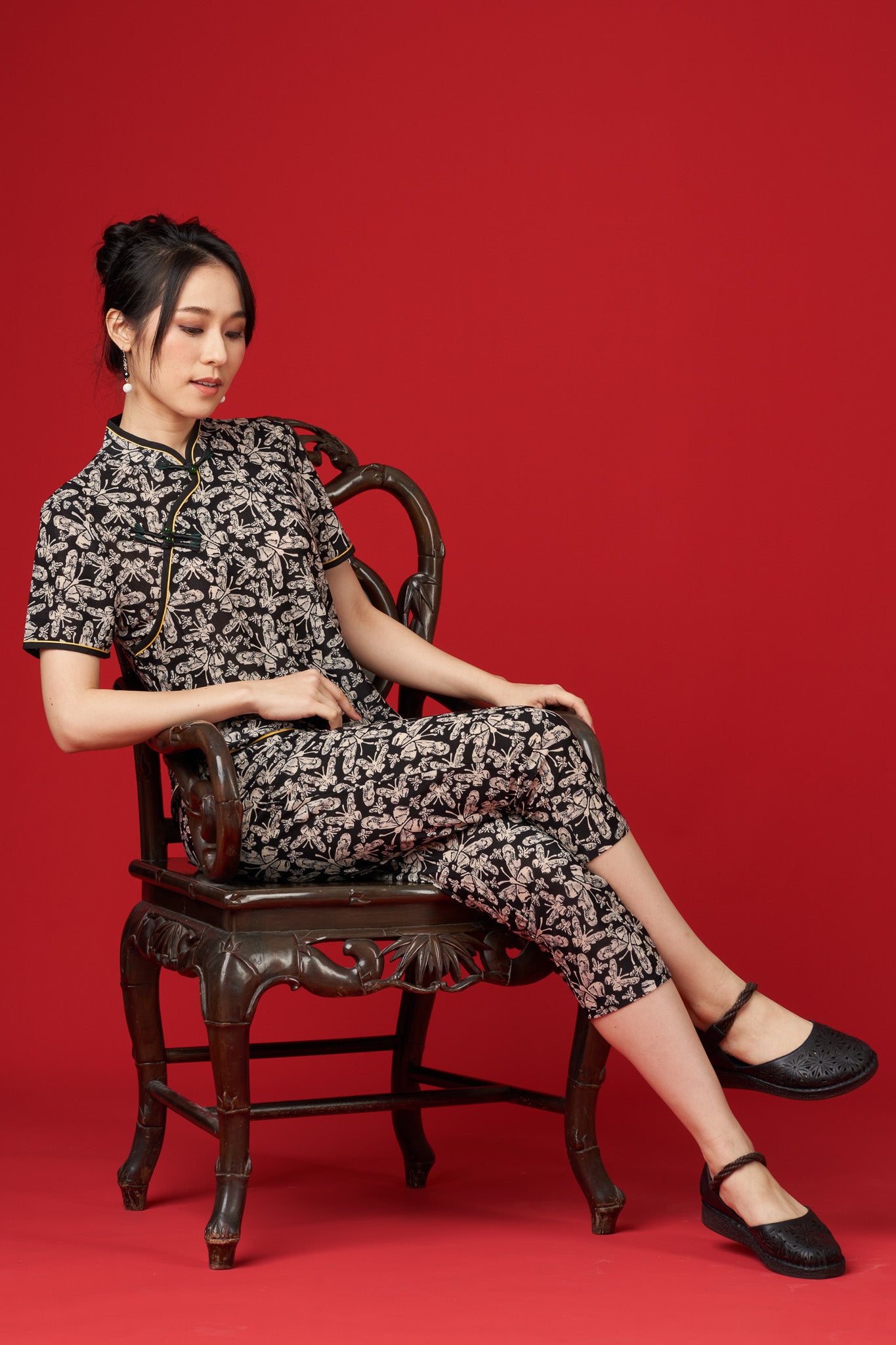 Black & White Floral Machai Set
