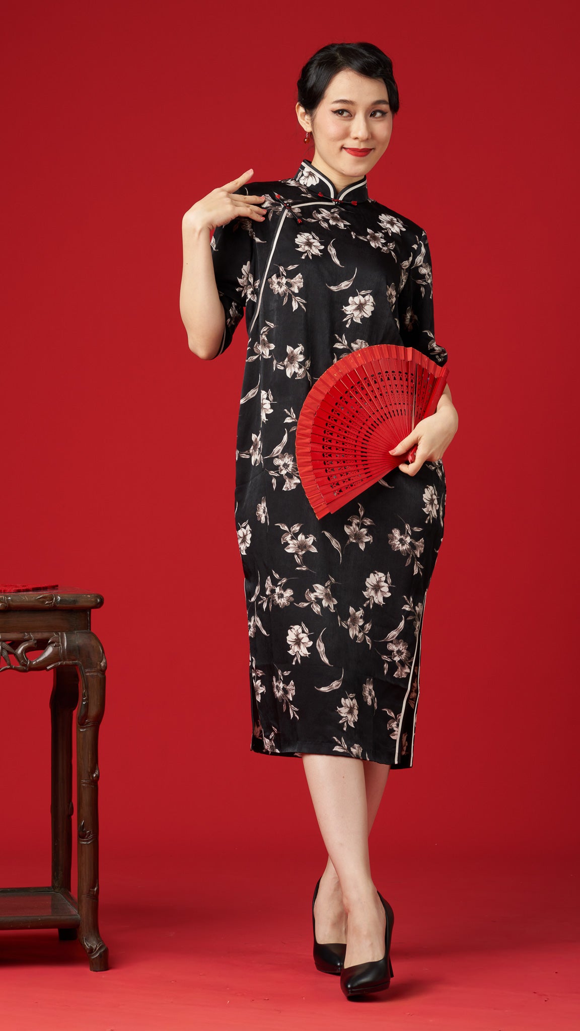Classic Black & White Floral Cheong Sam